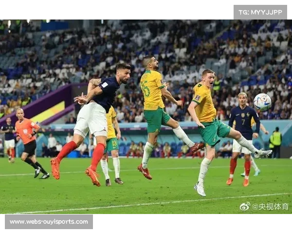 米兰角球战术奏效，吉鲁头球破门扳平比分